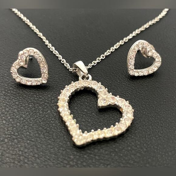 Set Rhinestone Heart Post Earrings‎ & Necklace w/Heart Pendant in Silver Tone - Picture 1 of 9